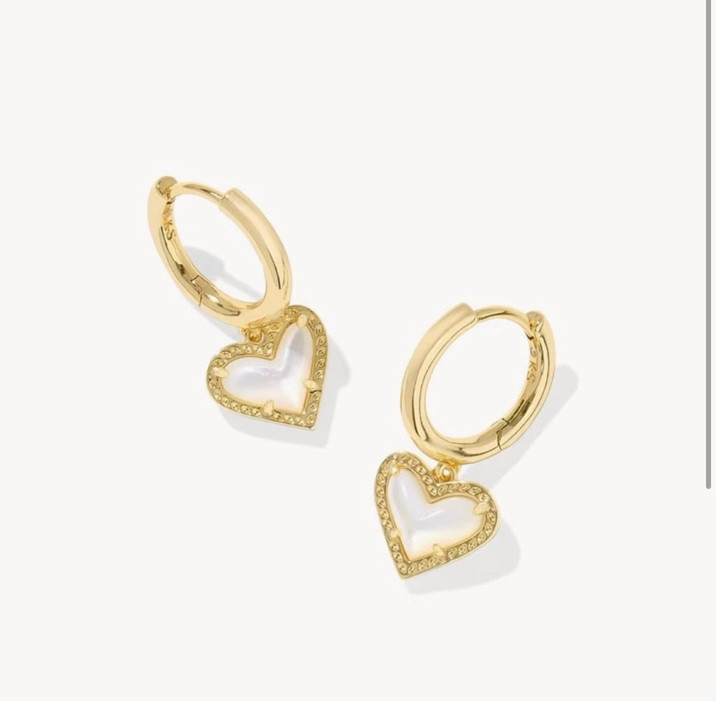 Kendra Scott Ari Heart Huggie Earrings Gold Mother of Pearl