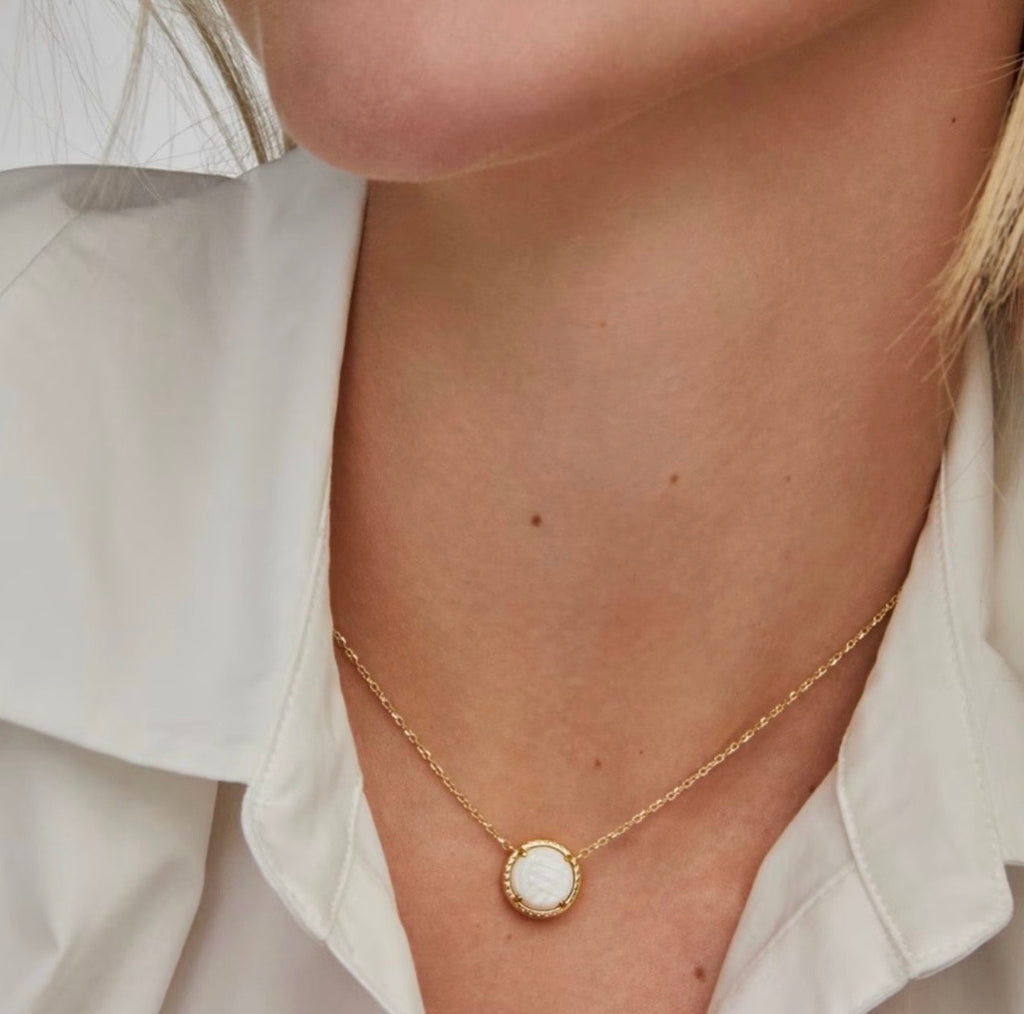 Kendra Scott Volleyball Necklace Gold Mother of Pearl